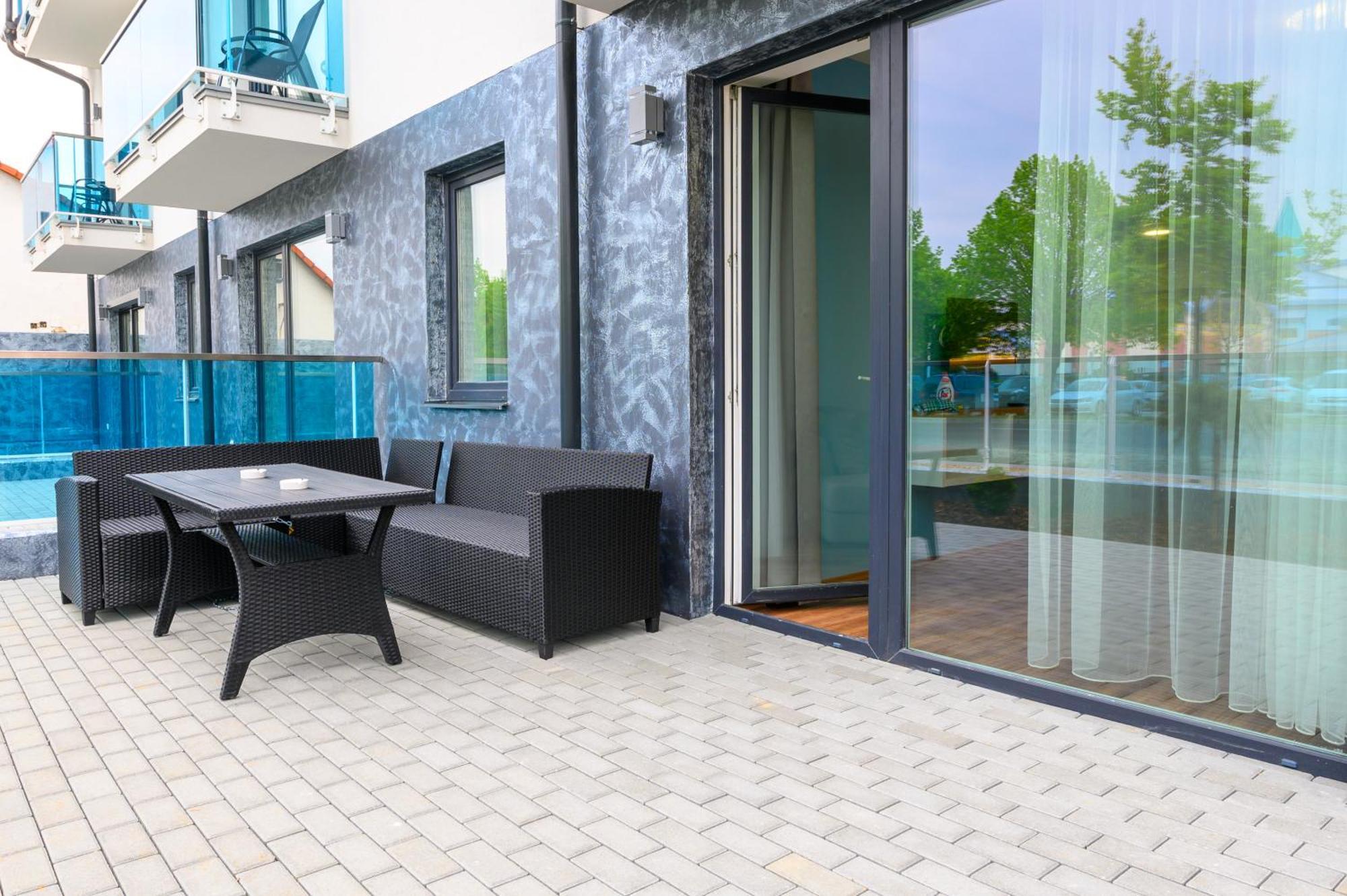 Berill Suites Sarvar Ngoại thất bức ảnh