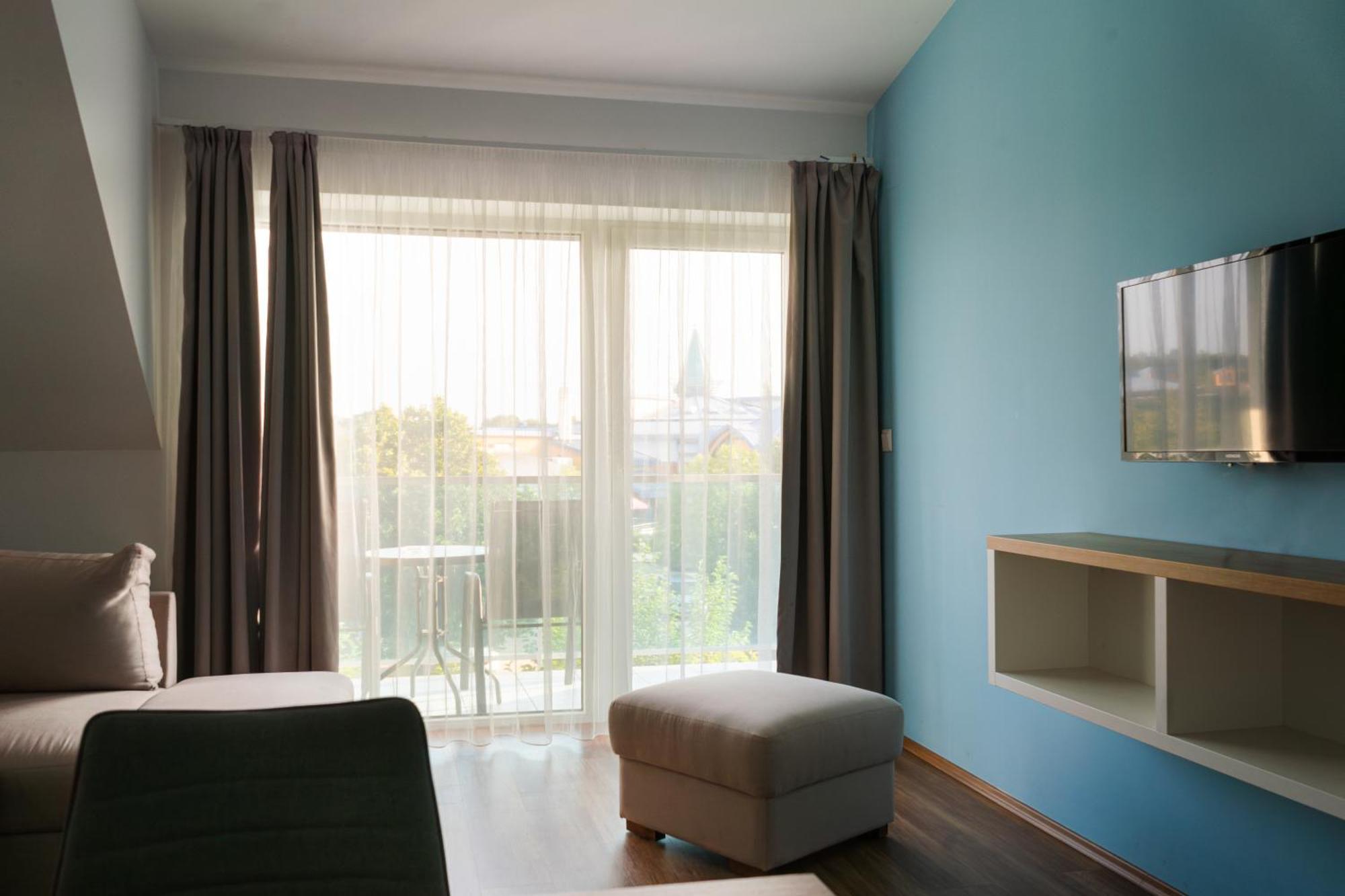 Berill Suites Sarvar Ngoại thất bức ảnh