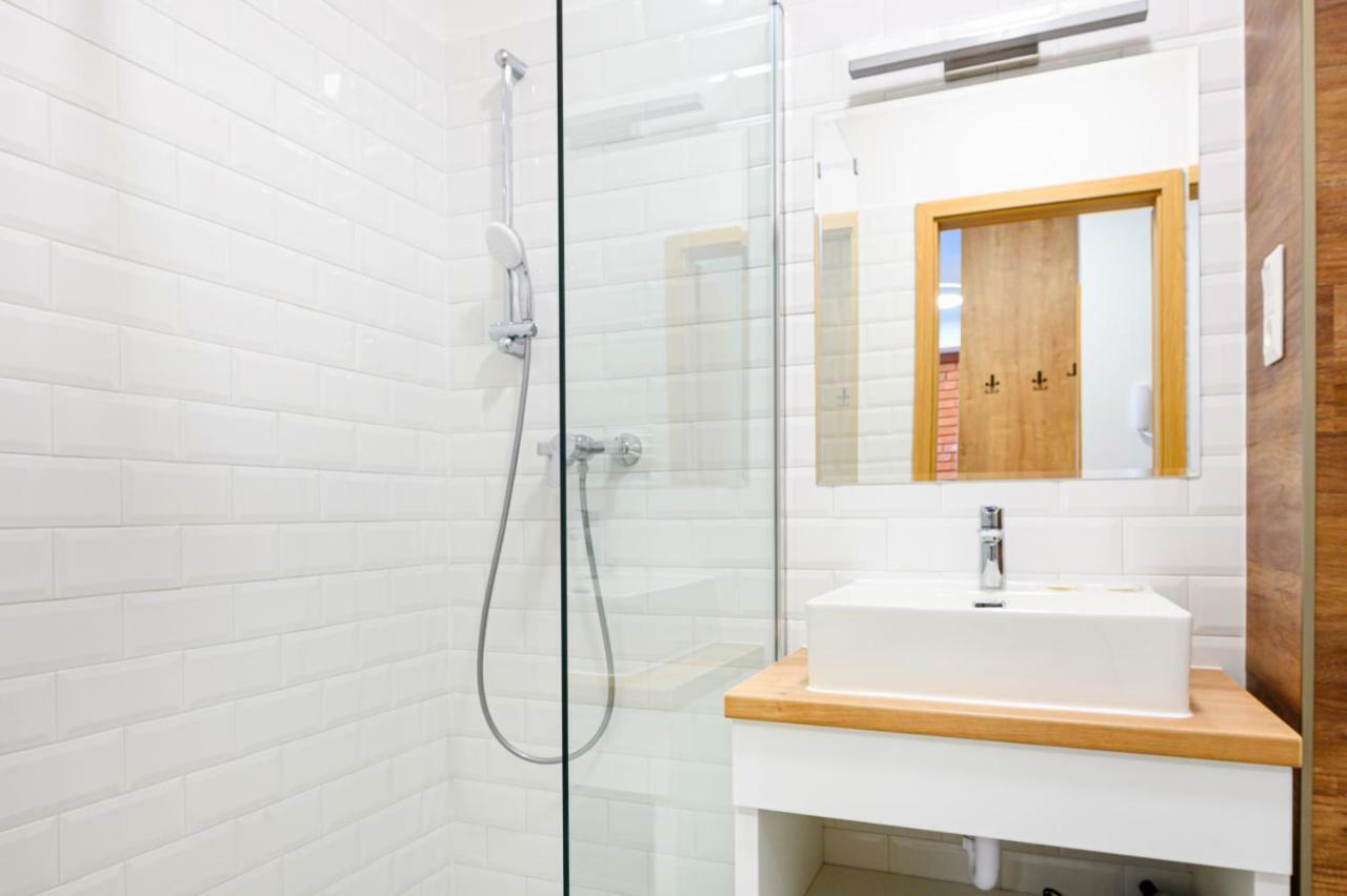Berill Suites Sarvar Ngoại thất bức ảnh